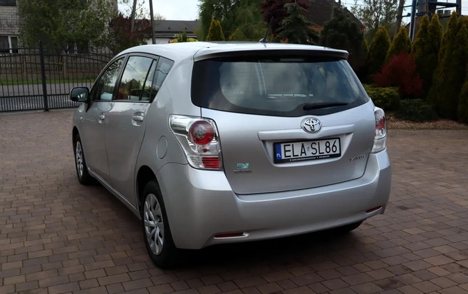 Toyota Verso cena 28900 przebieg: 205000, rok produkcji 2009 z Gołdap małe 529